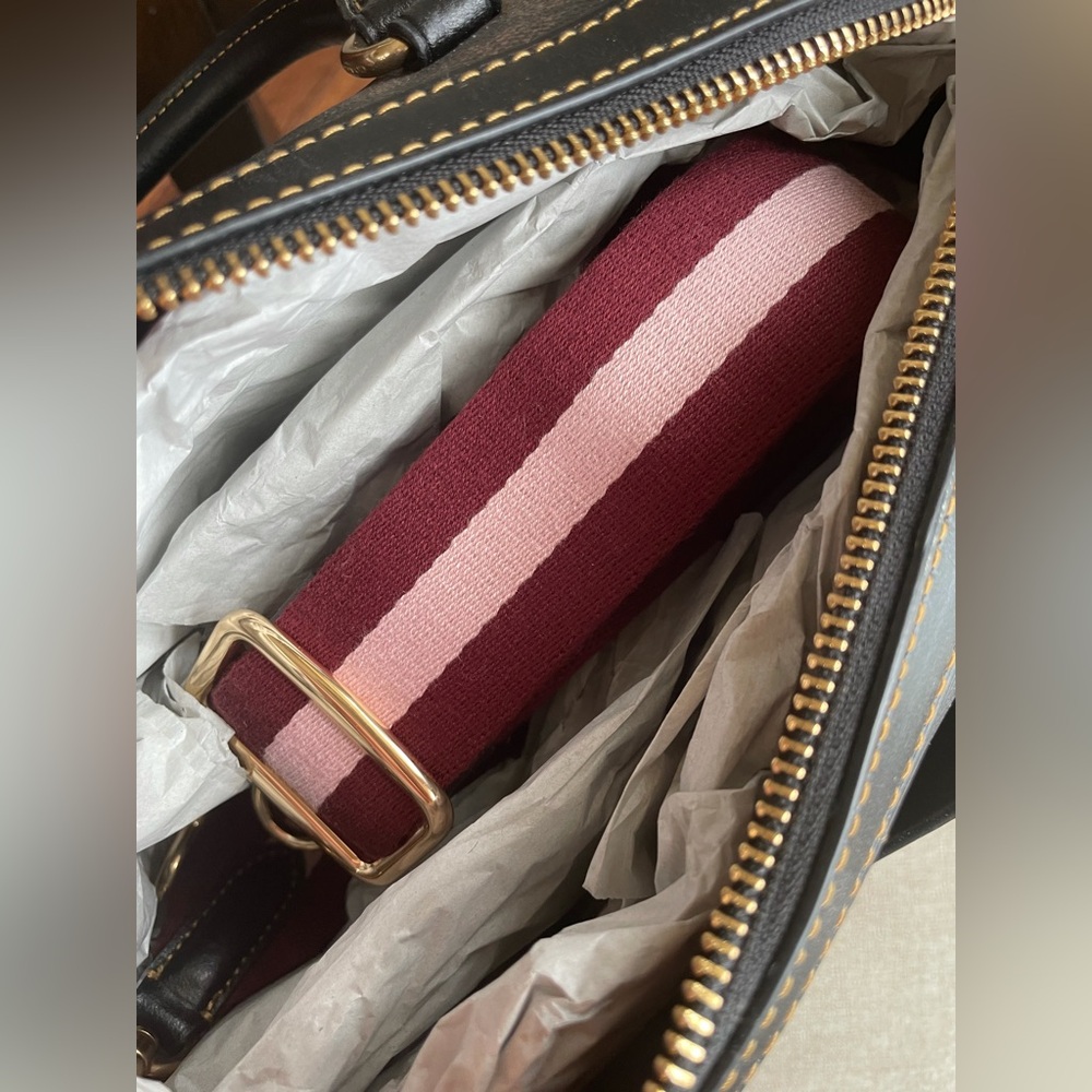 NWT！COACH ROWAN SATCHEL IN SIGNATURE CANVAS WITH SKI PATCHES (COACH CE592) - Picture 8 of 14